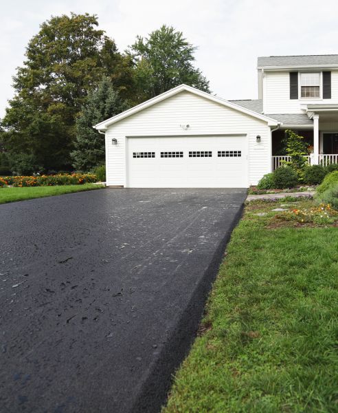 Blacktop Driveway Paving in Kenner