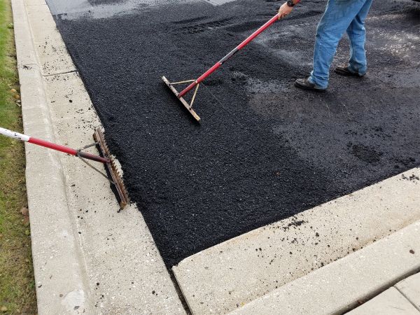 Asphalt Driveway Service in Kenner