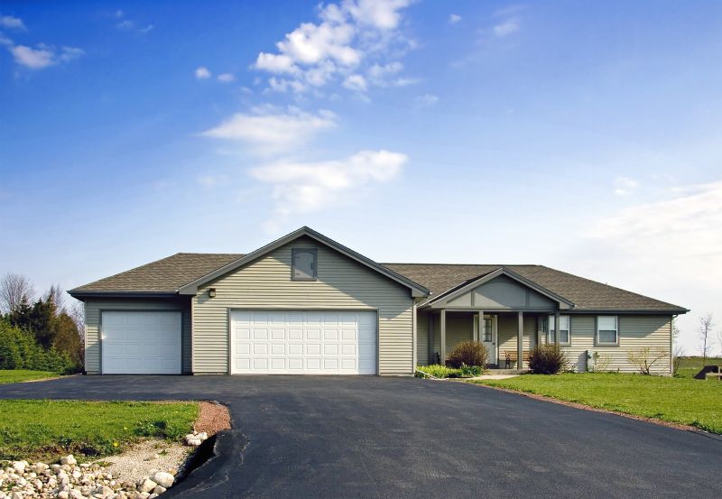 Residential Asphalt Driveway in Kenner